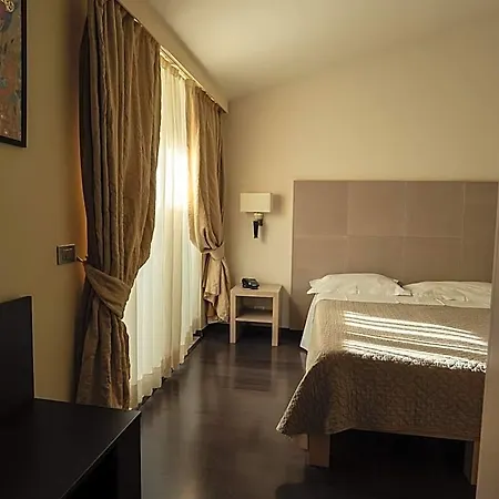 Hotel Maria Cristina 4*