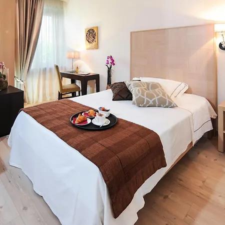 Hotel Maria Cristina 4*