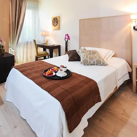 Hotel Maria Cristina 4*